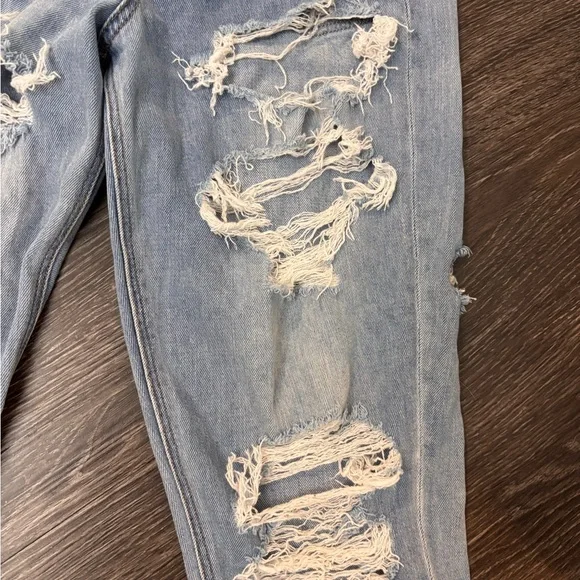 American Eagle Outfitters Light Blue Distressed Boyfriend Jeans - Picture 3 of 11